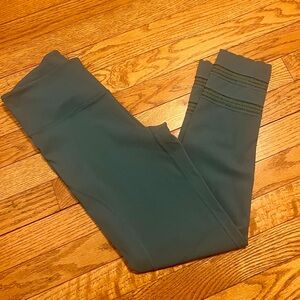 FP Movement Free People High Waisted Scalloped Lace Crop Leggings Sm